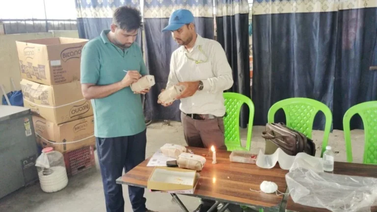 #श्रावण मास को लेकर खाद्य सुरक्षा विभाग का अभियान तेज, आजमगढ़ में 11 खाद्य पदार्थों के नमूने जांच को भेजे, फूड सेफ्टी कनेक्ट ऐप के बारे में दी जानकारी#