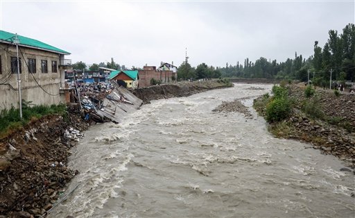 #136 सड़कें बंद, 1000 करोड़ रुपये का नुकसान…. हिमाचल में बारिश और भूस्खलन का कहर जारी#