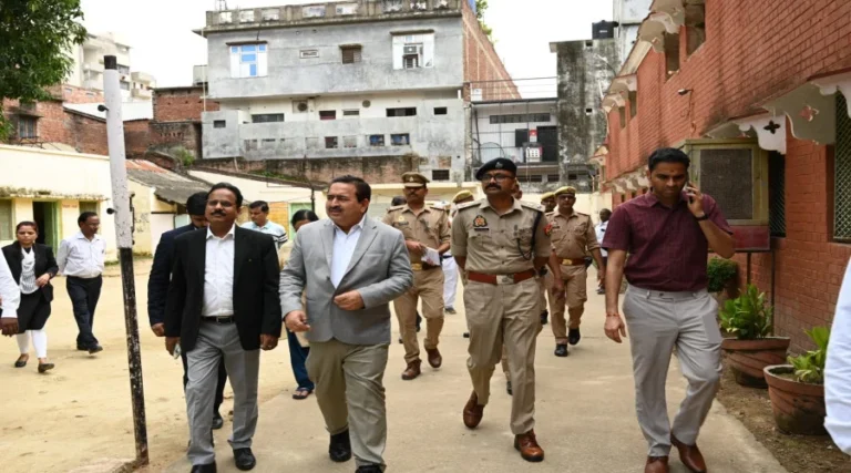#जनपद न्यायाधीश, जिलाधिकारी एवं पुलिस अधीक्षक ने संयुक्त रूप से बाल गृह (बालक) का किया निरीक्षण#