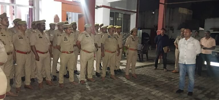 #आजमगढ़ में टॉप-10 अपराधियों के सत्यापन को चला विशेष अभियान, पुलिस ने एक साथ दी दबिश#