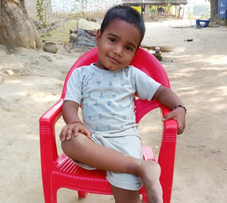 #आजमगढ़ : सांप के डसने से छह वर्षीय इकलौते बेटे की मौत, परिवार में मचा कोहराम#