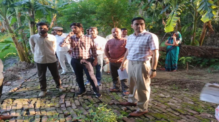 #जिलाधिकारी ने मौके पर पहुंचकर आईजीआरएस प्रकरण का किया निस्तारण#