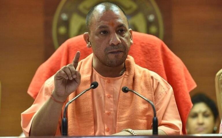 #यूपी में बड़ा प्रशासनिक फेरबदल, 14 IAS और 34 PCS अधिकारियों के तबादले#