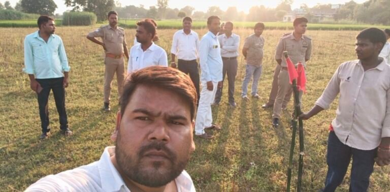 #आजमगढ़ : केसीसी ऋण की अदायगी न होने पर प्रशासन ने की भूमि कुर्क#