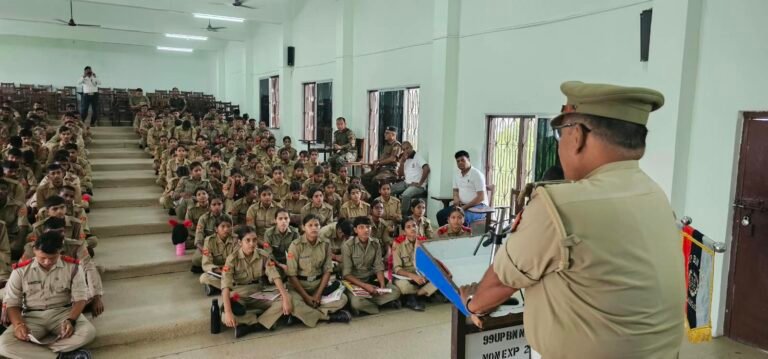 #आजमगढ़ : एनसीसी शिविर में कैडेटों को पढ़ाया सड़क सुरक्षा का पाठ#