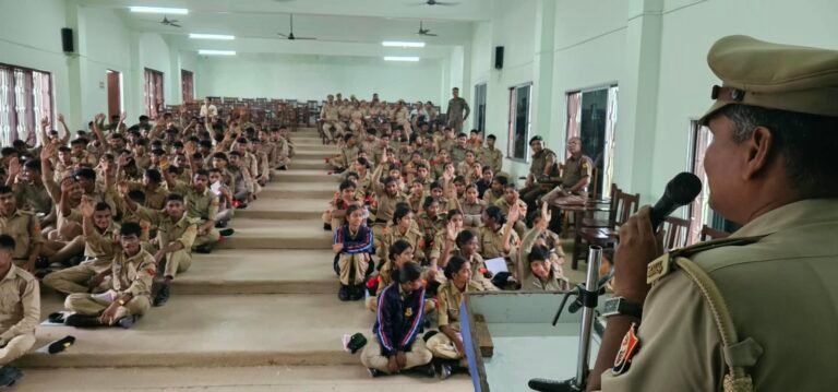 #आजमगढ़ : एनसीसी कैडेटों को आपदा प्रबंधन, साइबर सुरक्षा और रोड सेफ्टी का दिया प्रशिक्षण#