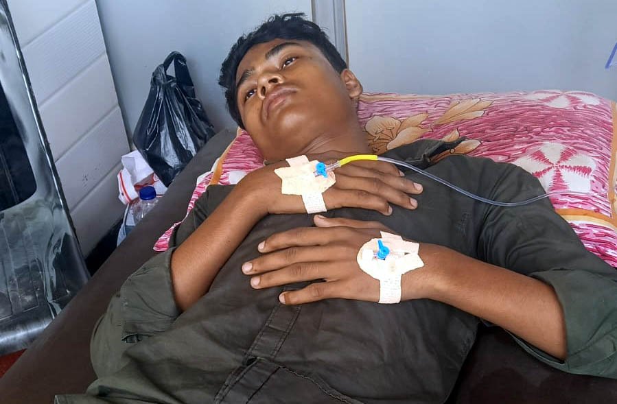 #आजमगढ़ : चारपाई पर सो रहे किशोर को करैत सांप ने डसा#