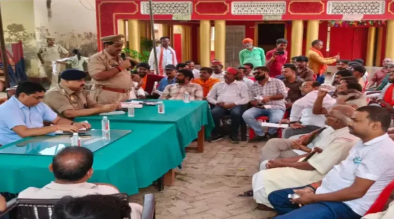 #घोसी में शांति कमेटी की बैठक में अधिकारियों ने त्यौहारों को शांति सौहार्द के साथ मनाने की अपील की#