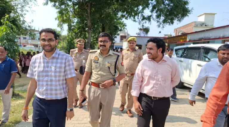 #डीएम और एसपी ने कंपोजिट विद्यालय रुद्रपुर का किया औचक निरीक्षण, संबंधित अधिकारियों को दिए आवश्यक निर्देश#